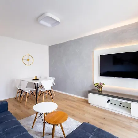 Ice Hockey 2 Bedroom * Μπρατισλάβα
